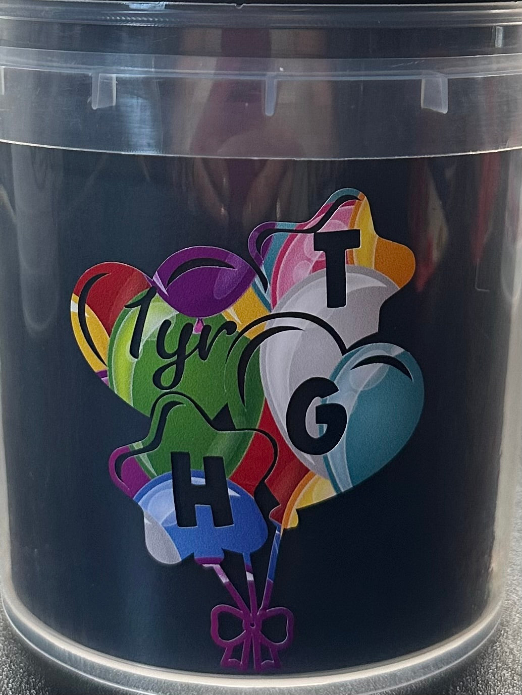 1 1/2lb Anniversary Bucket