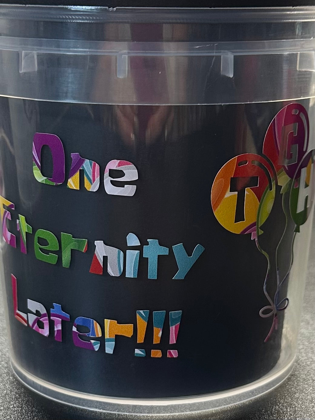 1 1/2lb Anniversary Bucket