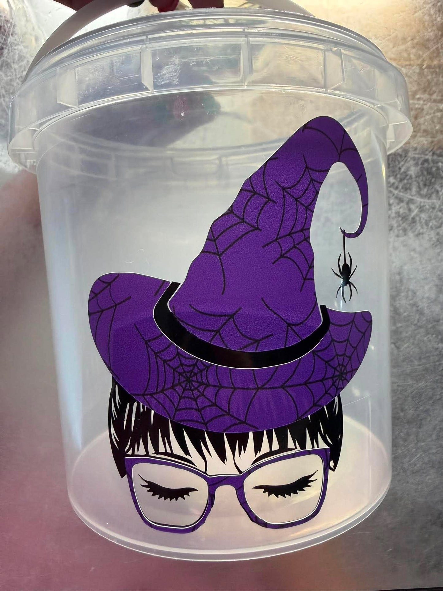 1 1/2 lb Halloween Bucket