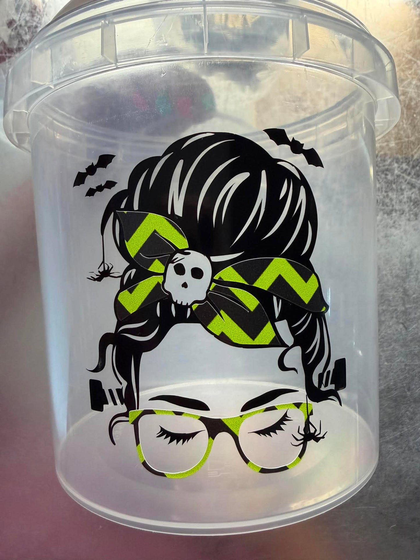 1 1/2 lb Halloween Bucket