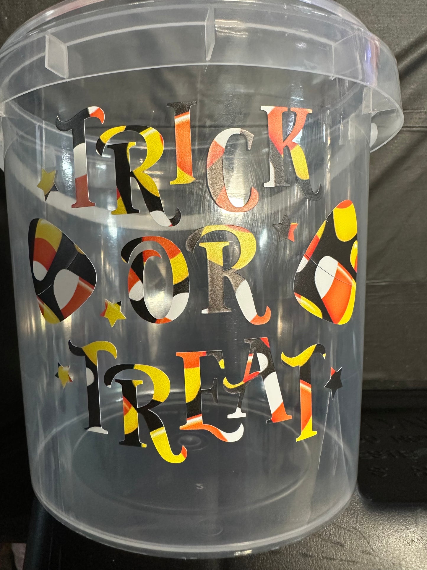 1 1/2 lb Halloween Bucket