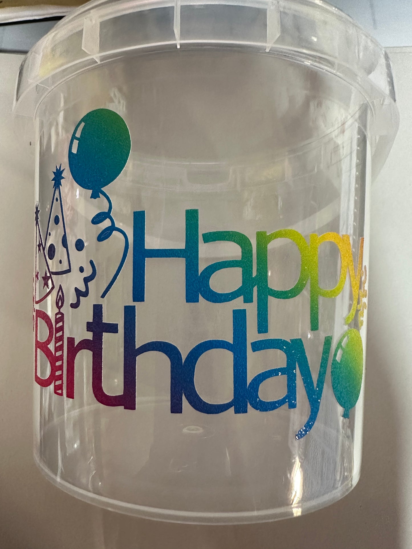 1 1/2lb Birthday Bucket